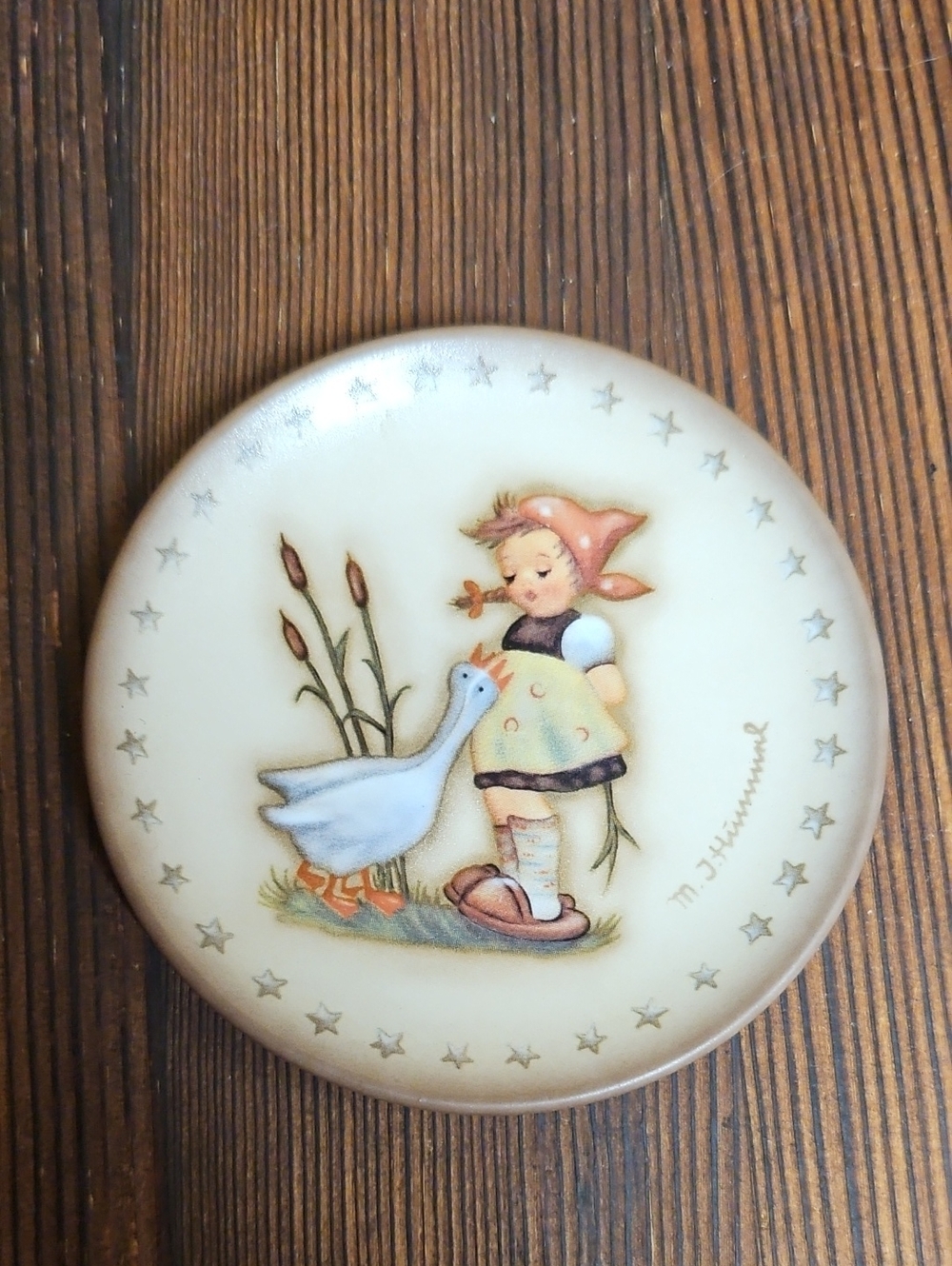 Hummel Cream Wall Plaque with Pastel Girl and Goose